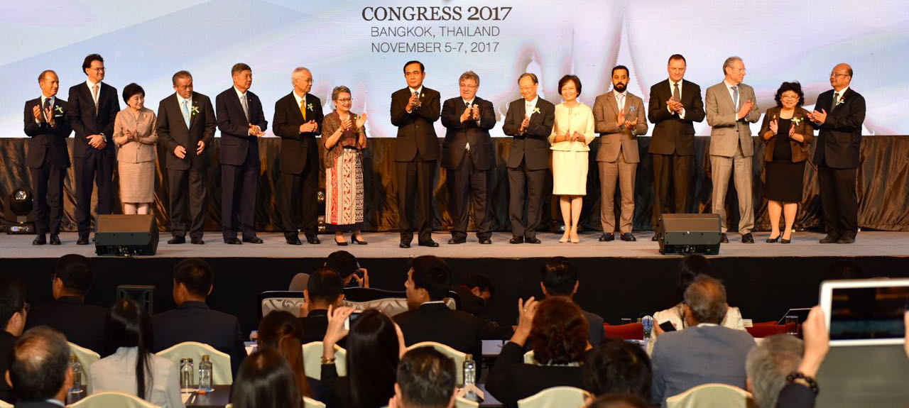 دولت تایلند و رهبران صنعت جواهرات جهان به نمایندگان در کنگره CIBJO 2017 در بانکوک، تایلند خوش‌آمد می‌گویند.
